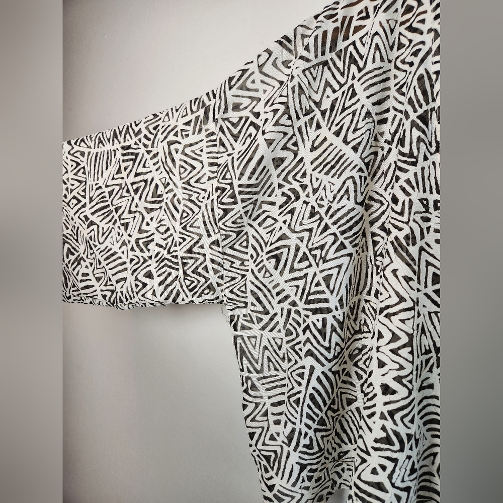 Chico's Geometric Black and White Open Jacket - Picture 2 of 6